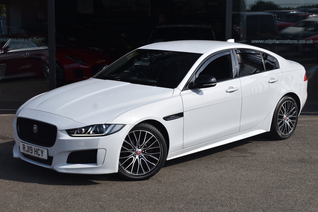 Jaguar XE 2.0D Landmark Saloon Euro 6 Ss RJ19HCY  #4