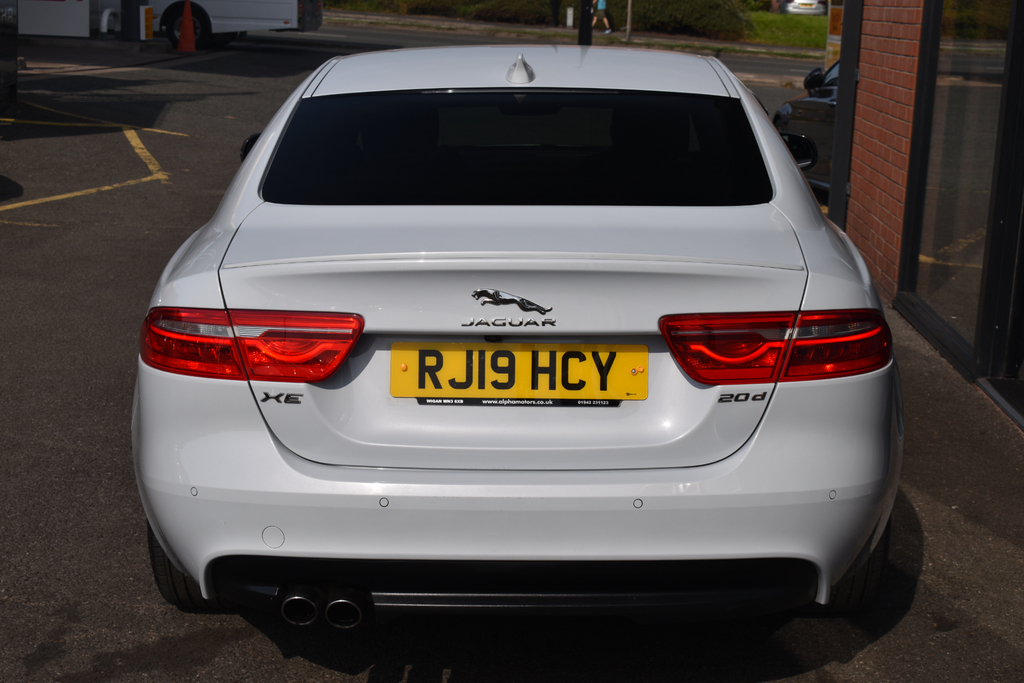 Jaguar XE 2.0D Landmark Saloon Euro 6 Ss RJ19HCY  #6