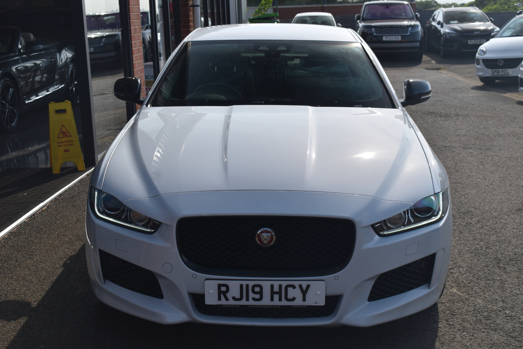 Jaguar XE 2.0D Landmark Saloon Euro 6 Ss RJ19HCY  #3
