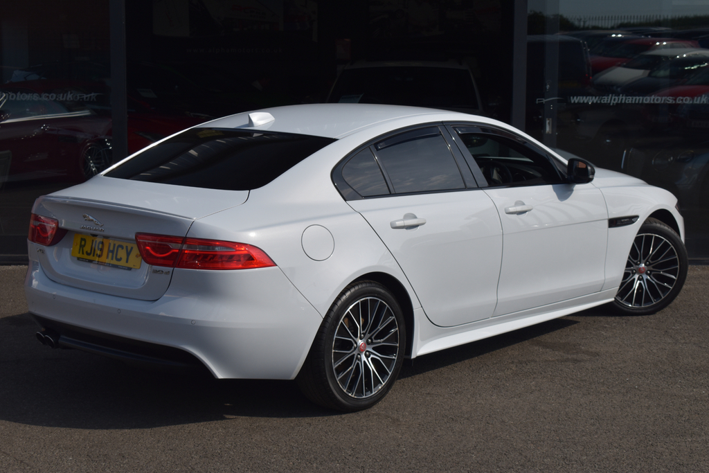 Jaguar XE 2.0D Landmark Saloon Euro 6 Ss RJ19HCY  #5