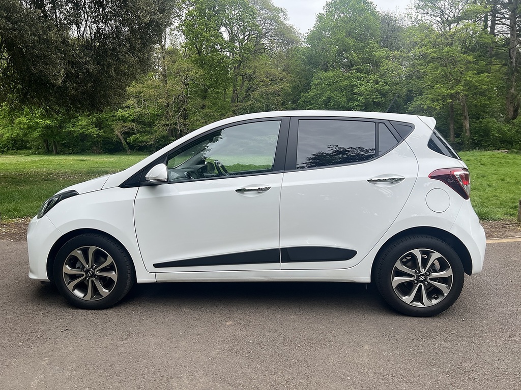 Hyundai I10 Premium Se 201969 MJ69UVE White #4