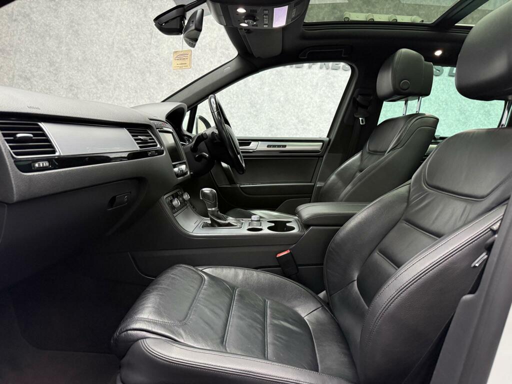 Volkswagen Touareg 3.0 Tdi V6 Bluemotion Tech R-line Tiptronic 4Wd Eu KM15HPX White #3