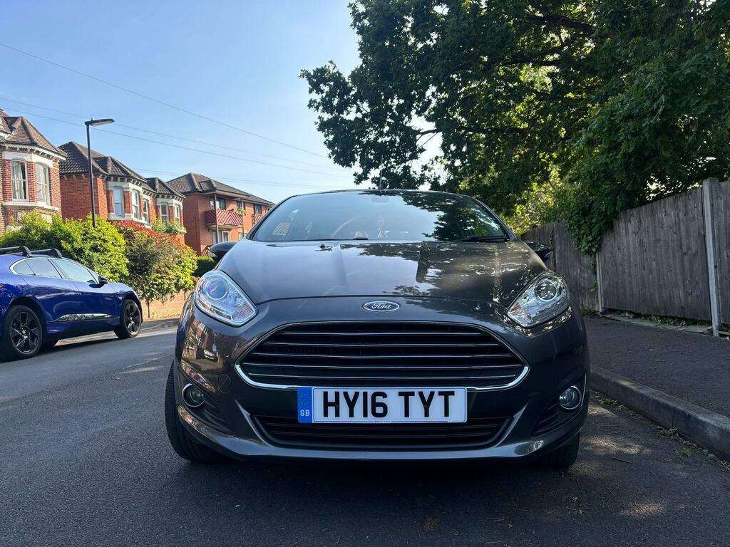 Ford Fiesta 1.5 Tdci Titanium Euro 6 HY16TYT Grey #3