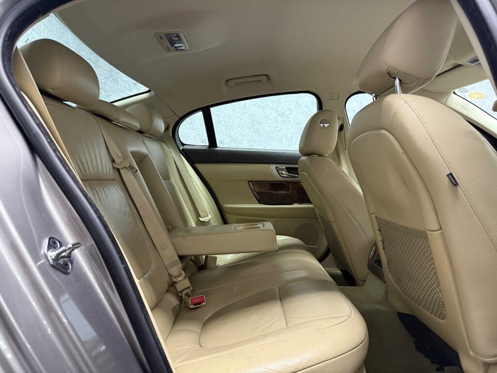 Jaguar XF 3.0D V6 Luxury Euro 5 RE59KFZ Grey #3