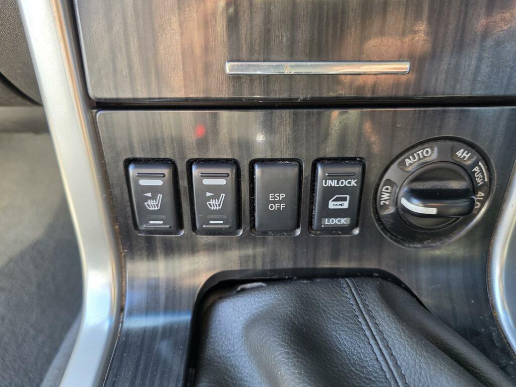Nissan Pathfinder 4X4 2.5 Dci Acenta 201010 Silver #9