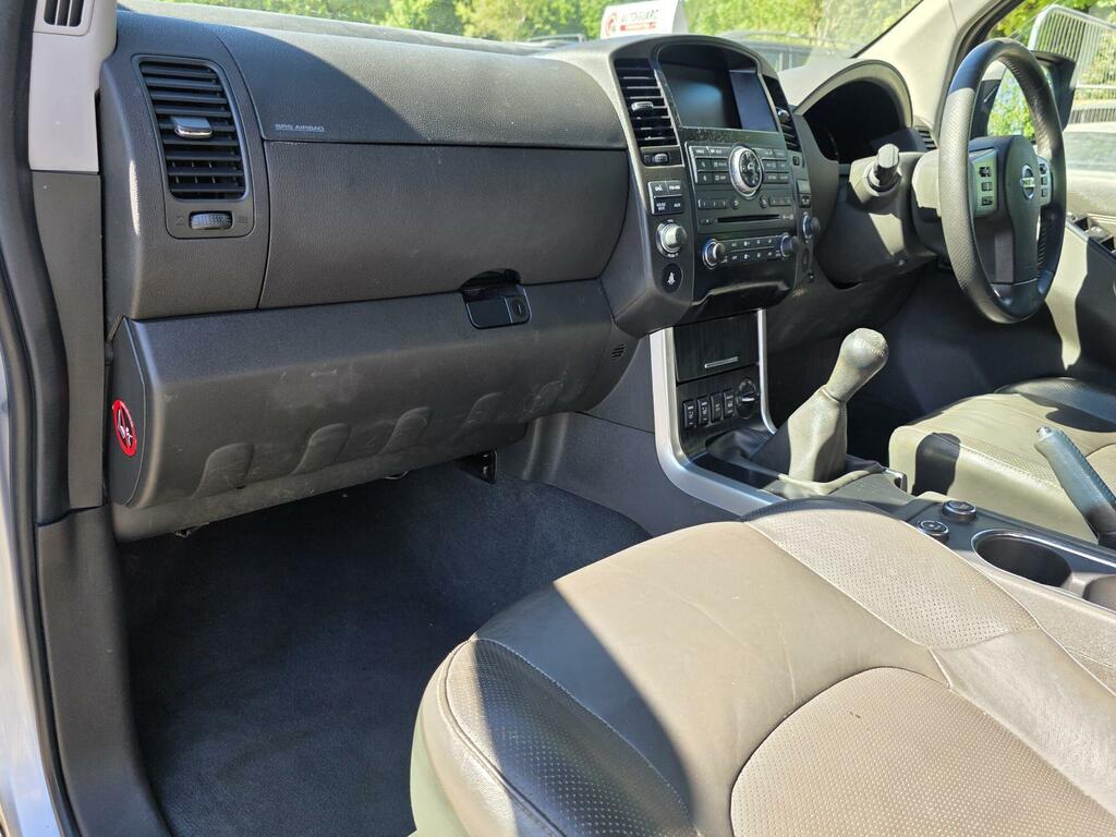 Nissan Pathfinder 4X4 2.5 Dci Acenta 201010 Silver #49