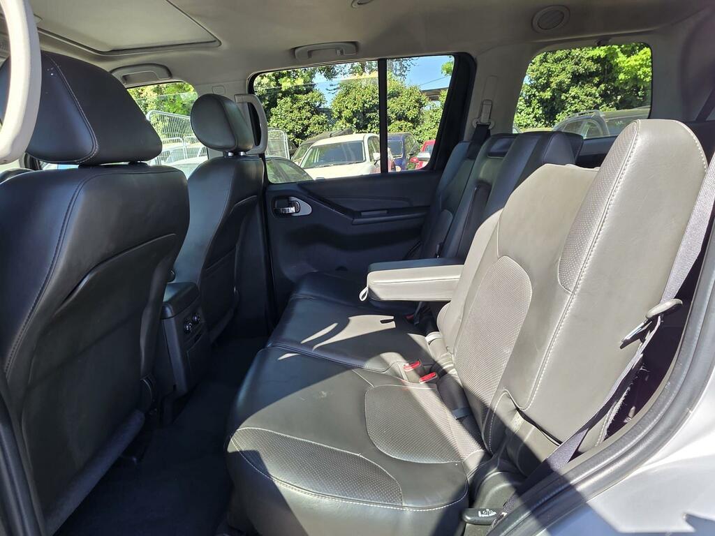 Nissan Pathfinder 4X4 2.5 Dci Acenta 201010 Silver #21