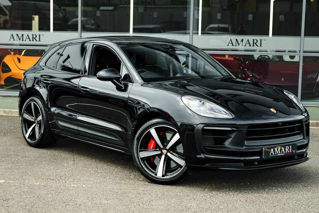 Porsche Macan Gts Black #2
