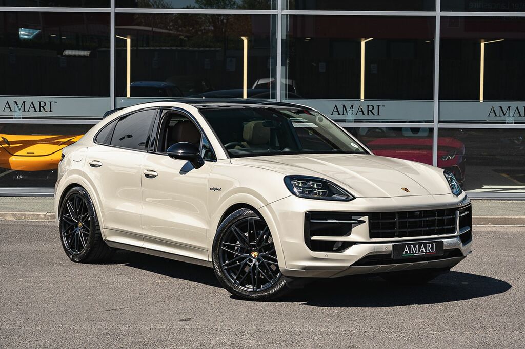 Porsche Cayenne V6 E-hybrid Coupe Beige