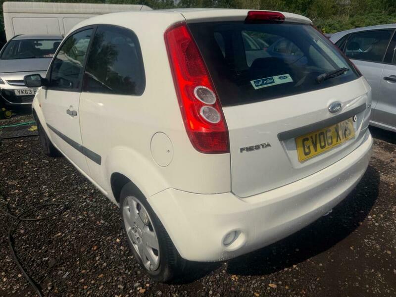 Ford Fiesta 1.6 Style White #4