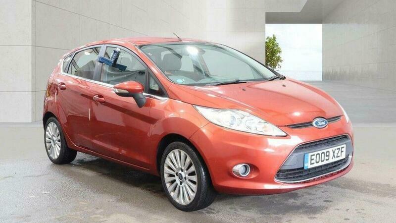 Ford Fiesta 1.4 Titanium EO09XZF Red