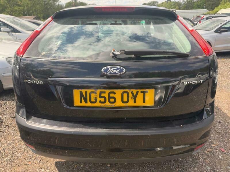 Ford Focus 1.6 Sport Black #4