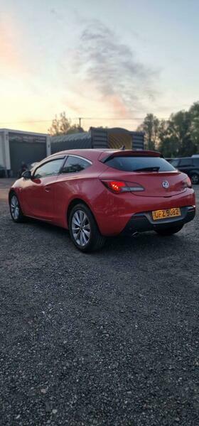 Vauxhall Astra GTC 2.0 Cdti Sri Red #3