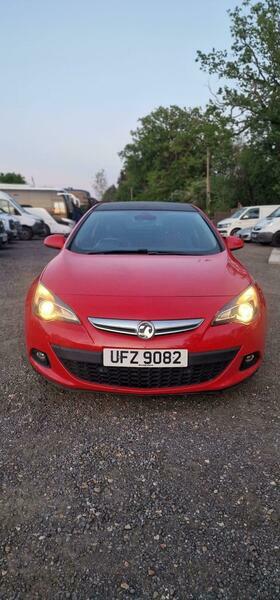 Vauxhall Astra GTC 2.0 Cdti Sri Red #2