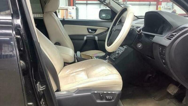 Volvo XC90 2.4 D5 Se Geartronic Black #2