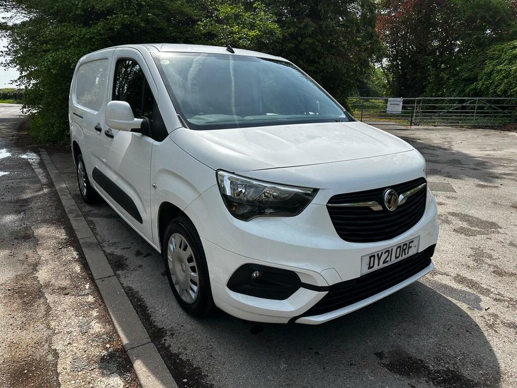 Vauxhall Combo 1.5 Turbo D 2300 Sportive L2 H1 Euro 6 White