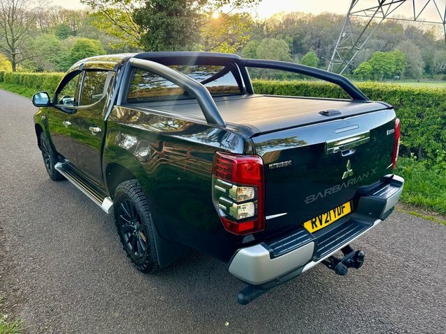 Mitsubishi L200 2.2 Di-d Dc Barbarian X Pickup Double Cab Dies RV21YDF Black #2