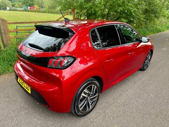Peugeot 208 1.2 Puretech Allure Hatchback Eu AJ21LGO Red #4