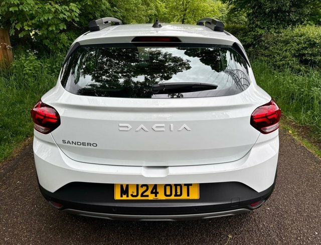 Dacia Sandero Stepway 1.0 Tce Expression Hatchback Eur MJ24ODT White #4