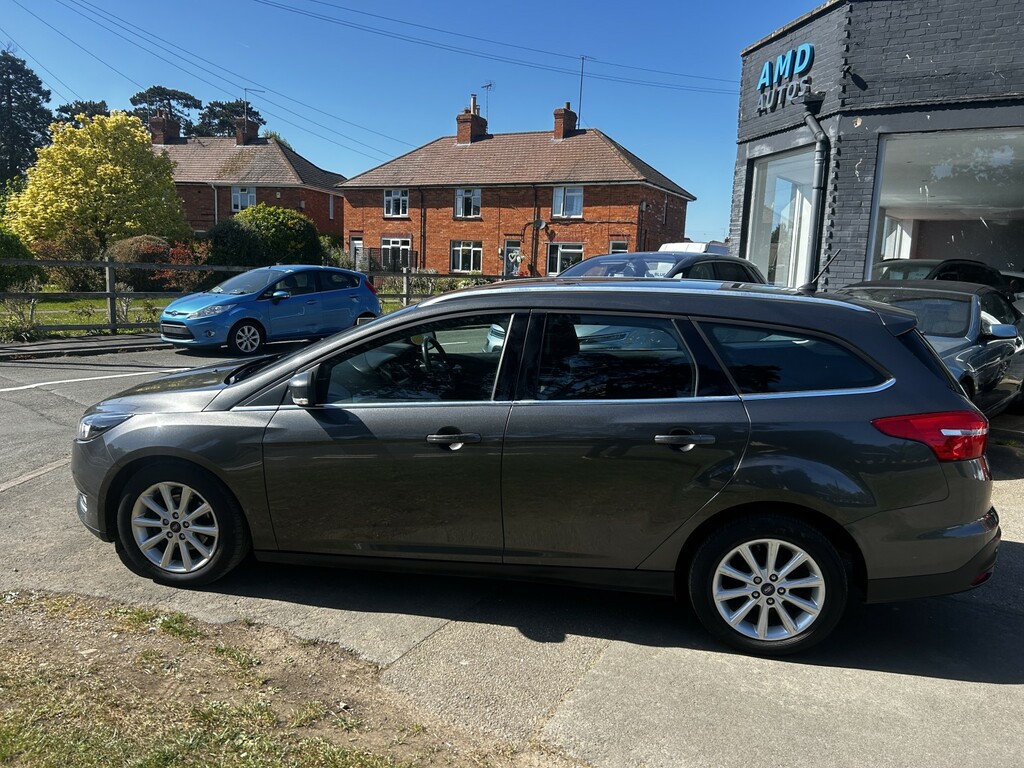 Ford Focus Estate 1.5 Tdci Titanium 2017 LP17LXH Grey #2