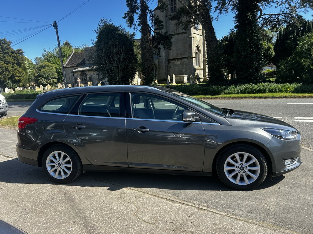 Ford Focus Estate 1.5 Tdci Titanium 2017 LP17LXH Grey #6