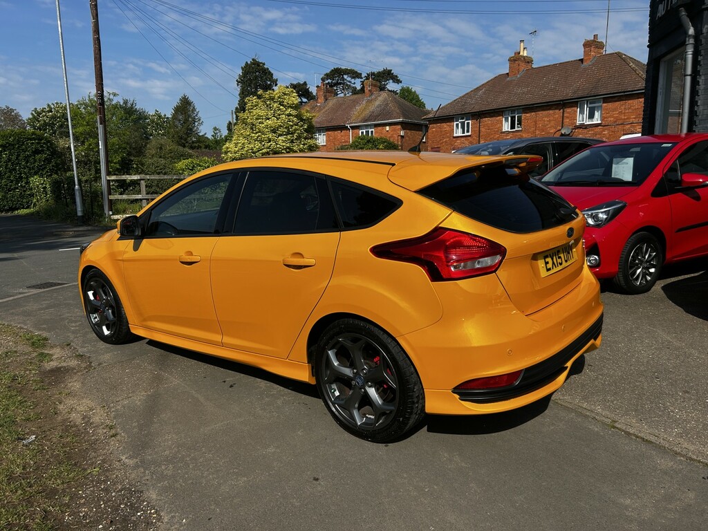 Ford Focus Hatchback 2.0 T Ecoboost St-3 2015 EX15UHY Yellow #3