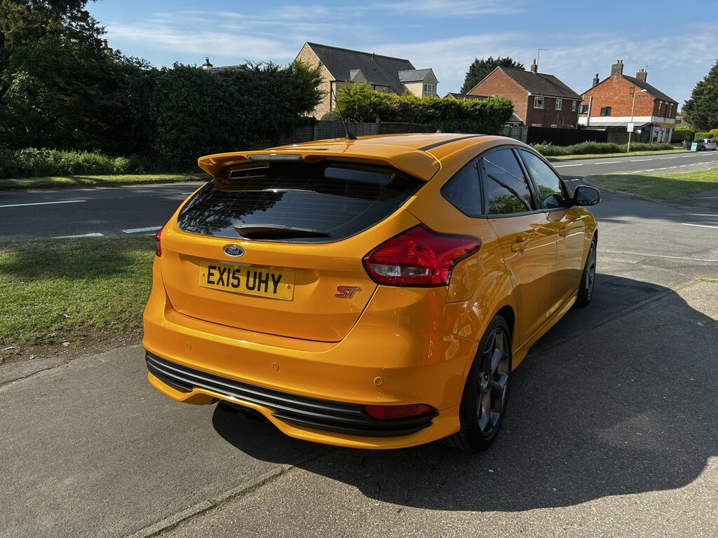Ford Focus Hatchback 2.0 T Ecoboost St-3 2015 EX15UHY Yellow #5