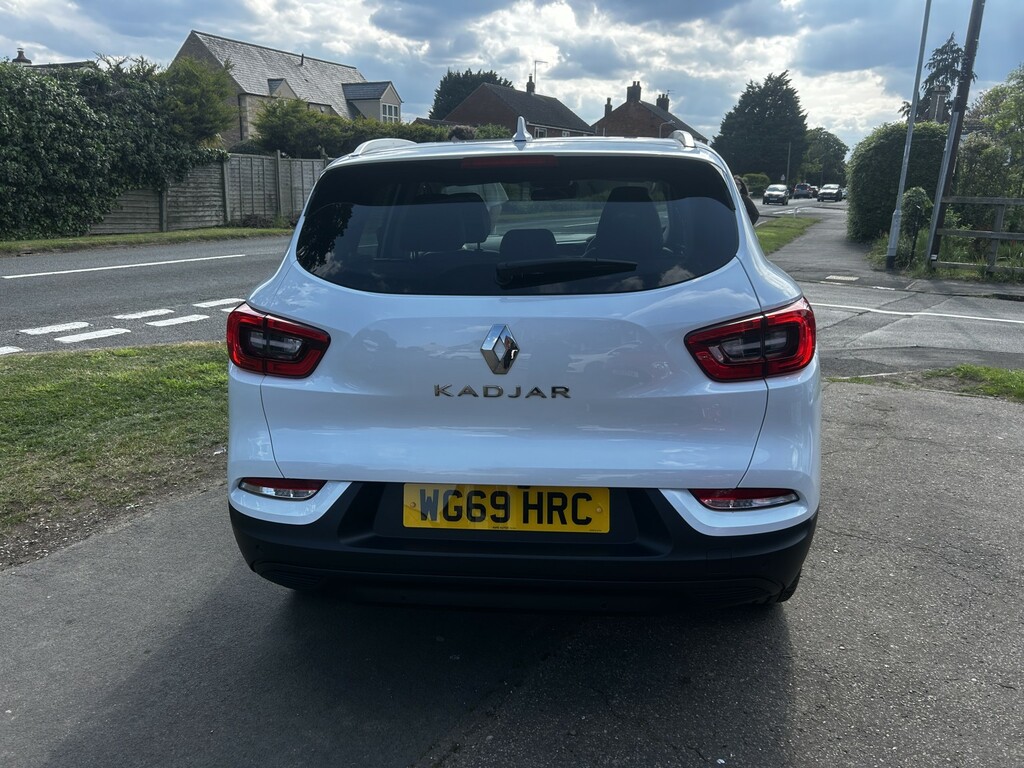 Renault Kadjar Suv 1.3 Iconic Tce 160 My19 2019 WG69HRC White #4