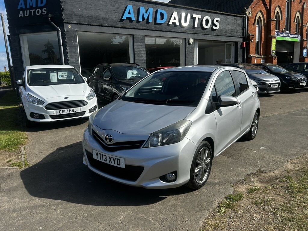 Toyota Yaris Hatchback 1.3 Dual Vvt-i Sr 2013 Silver