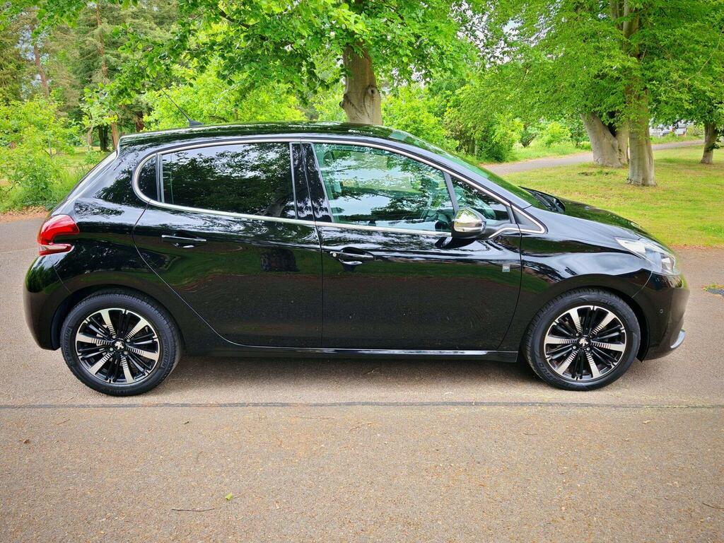 Peugeot 208 Hatchback 1.2 Puretech Tech Edition Euro 6 Ss 5 KK19FBN Black #3