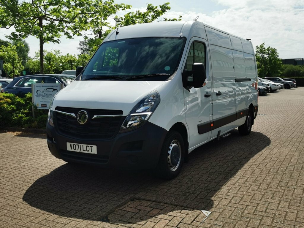 Vauxhall Movano 2.3L Edition White #3