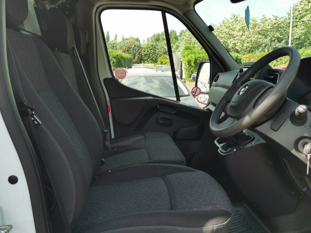 Vauxhall Movano 2.3L Edition White #5