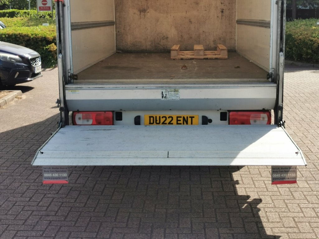 Volkswagen Crafter 2L Startline DU22ENT White #2