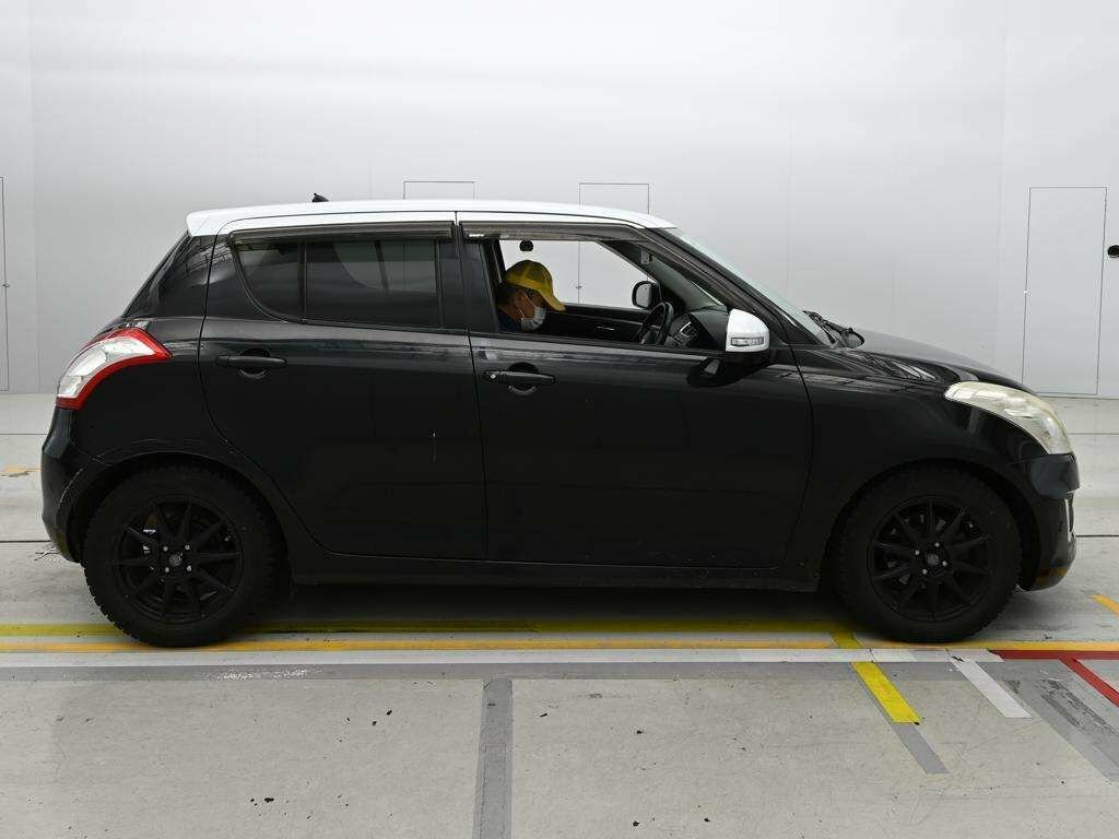 Suzuki Swift Hatchback SWIF007 Black #4