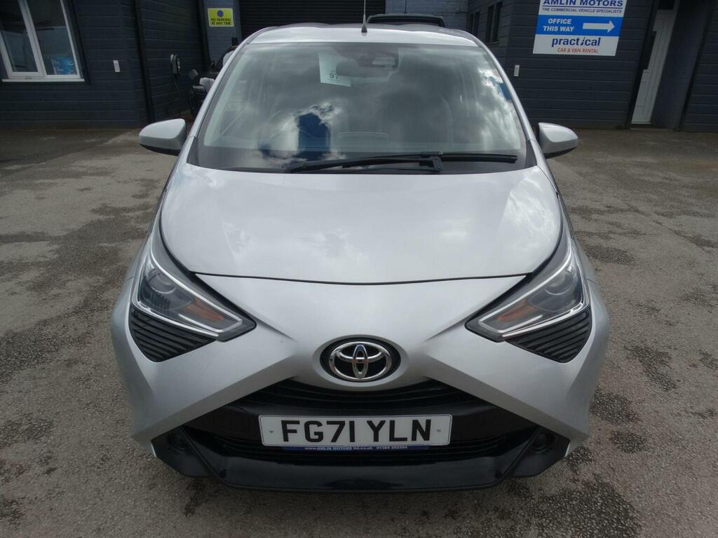 Toyota Aygo 1.0 Vvt-i X-play Euro 6 Ss 2022 FG71YLN Silver #2