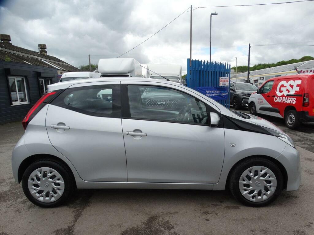 Toyota Aygo 1.0 Vvt-i X-play Euro 6 Ss 2022 FG71YLN Silver #4