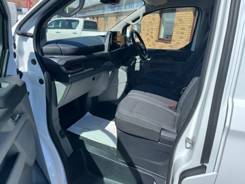 Ford Transit Custom Transit Custom 320 DY25HCZ White #3