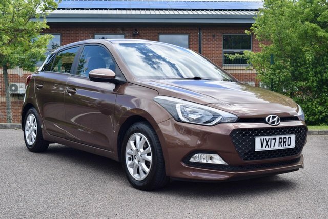 Hyundai I20 Blue Drive Se Hatchback VX17RRO Brown #2