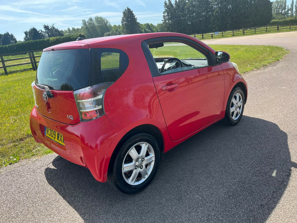 Toyota IQ 1.0 Vvt-i Hatchback Red #4