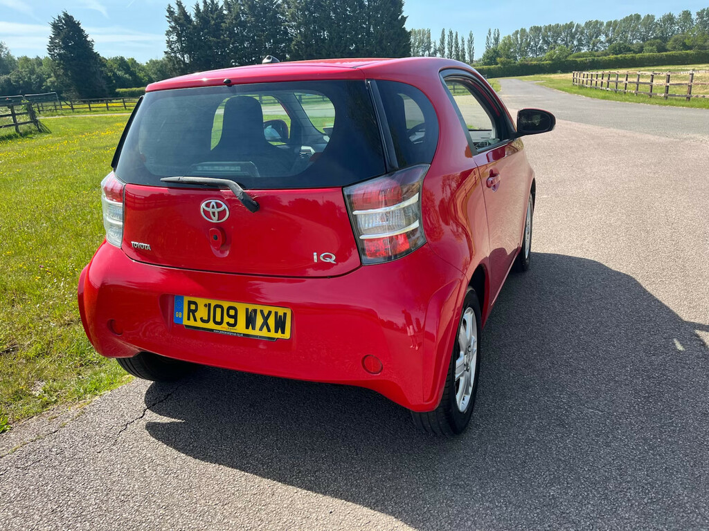 Toyota IQ 1.0 Vvt-i Hatchback Red #5