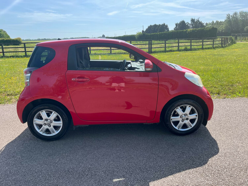 Toyota IQ 1.0 Vvt-i Hatchback Red #3