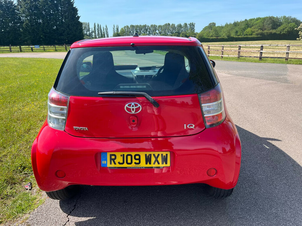 Toyota IQ 1.0 Vvt-i Hatchback Red #6