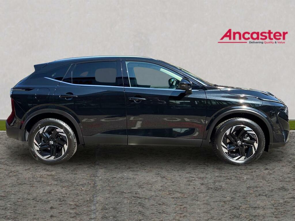 Nissan Qashqai 1.3 Dig-t Mh N-connecta Glass Roof LS26WPR Black #2
