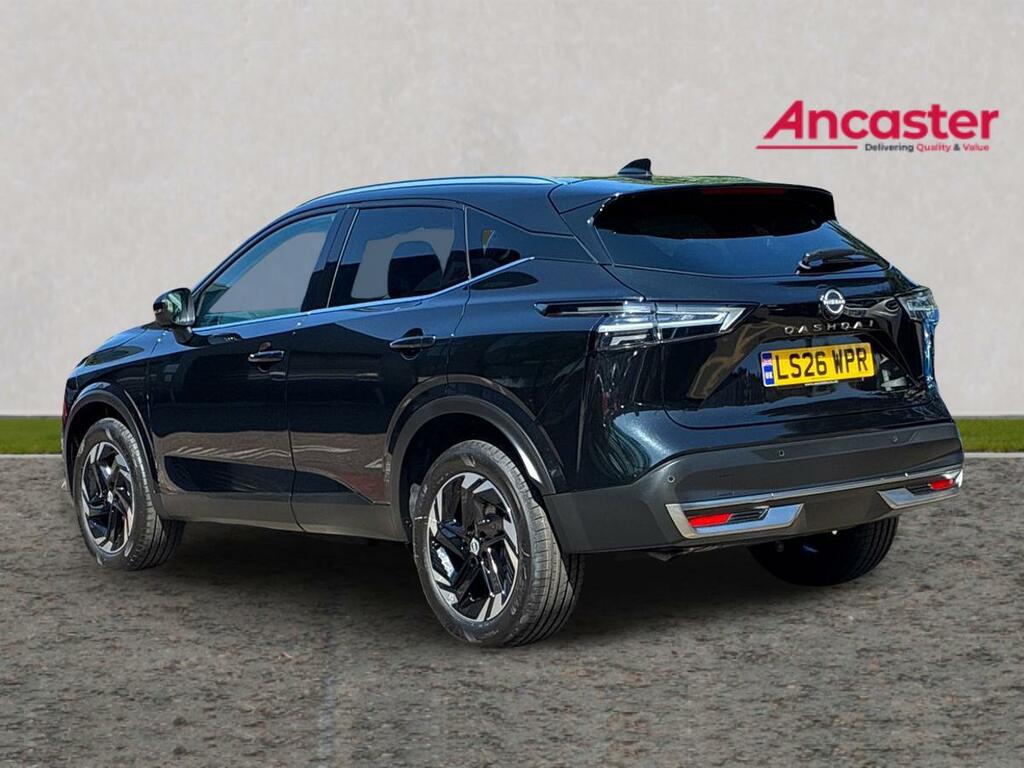 Nissan Qashqai 1.3 Dig-t Mh N-connecta Glass Roof LS26WPR Black #5