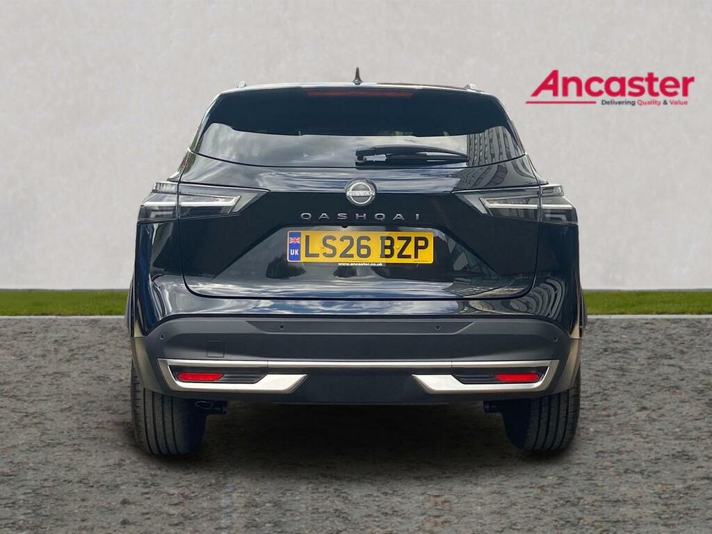 Nissan Qashqai 1.3 Dig-t Mh N-connecta Glass Roof LS26BZP Black #4