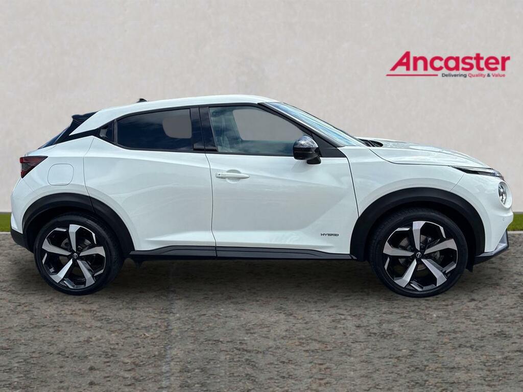 Nissan Juke 1.6 Hybrid Tekna LD73YZY White #2