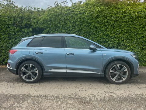 Audi Q4 E Tron 40 S Line YF71ENU Blue #4