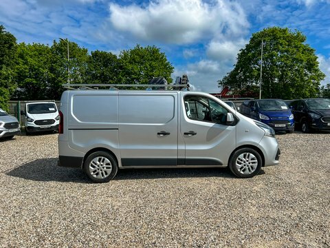 Renault Trafic Swb L1h1 Low RV66XEH Silver #5