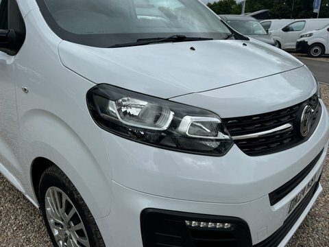Vauxhall Vivaro Lwb L2h1 Low DN24KBV White #6
