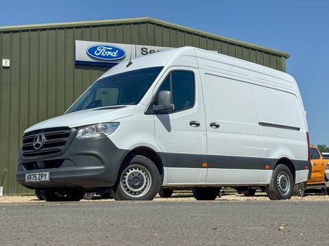 Mercedes-Benz Sprinter Mwb L2h2 White